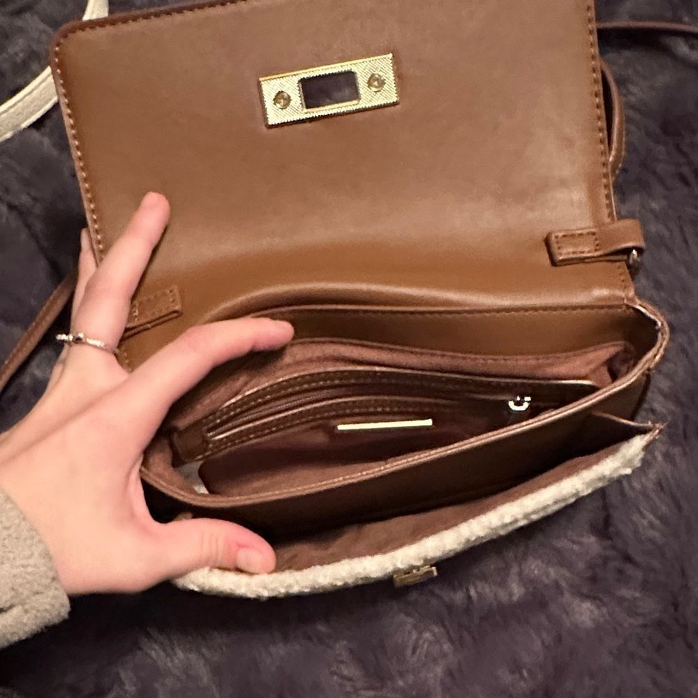 Steve Madden Sherpa cross body NWOT - Picture 3 of 3